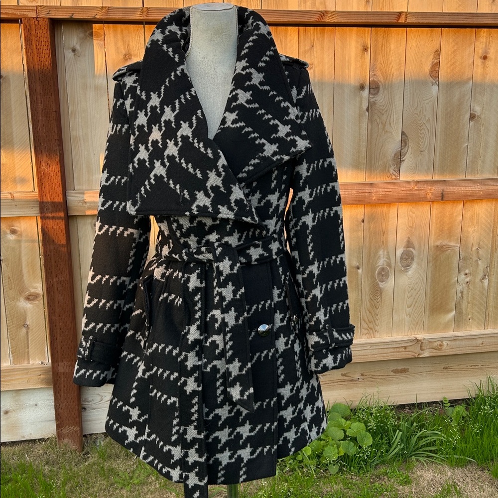 Sam Edelman Houndstooth Belted Coat